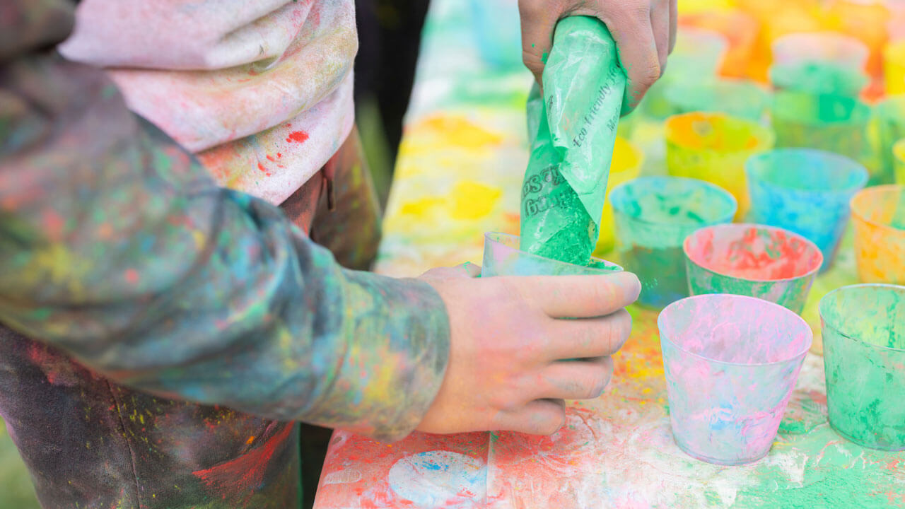 1280x720-holi-pour-20220410-holi-005-(1).jpg