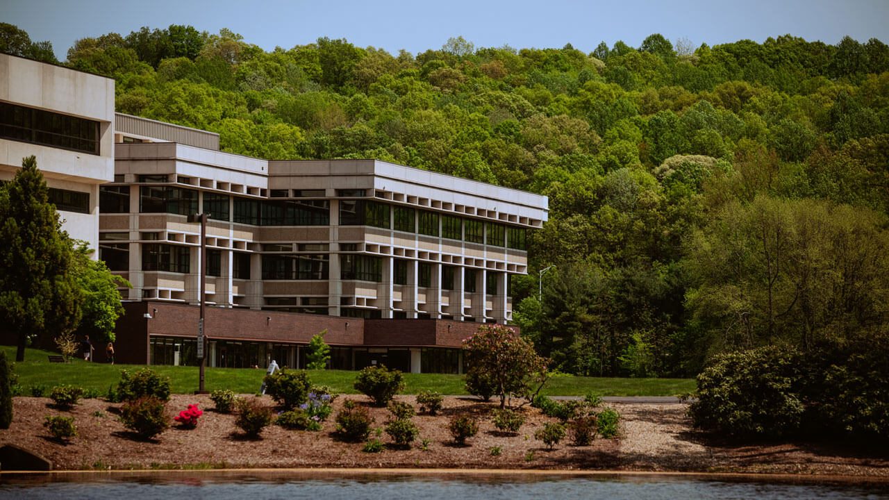 North Haven campus scene.