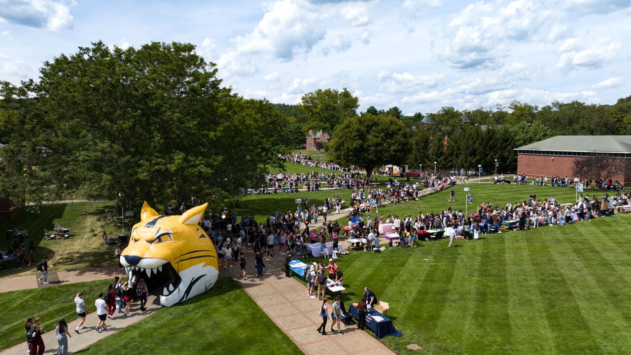 Overhead shot of the mass of students at the engagement fair