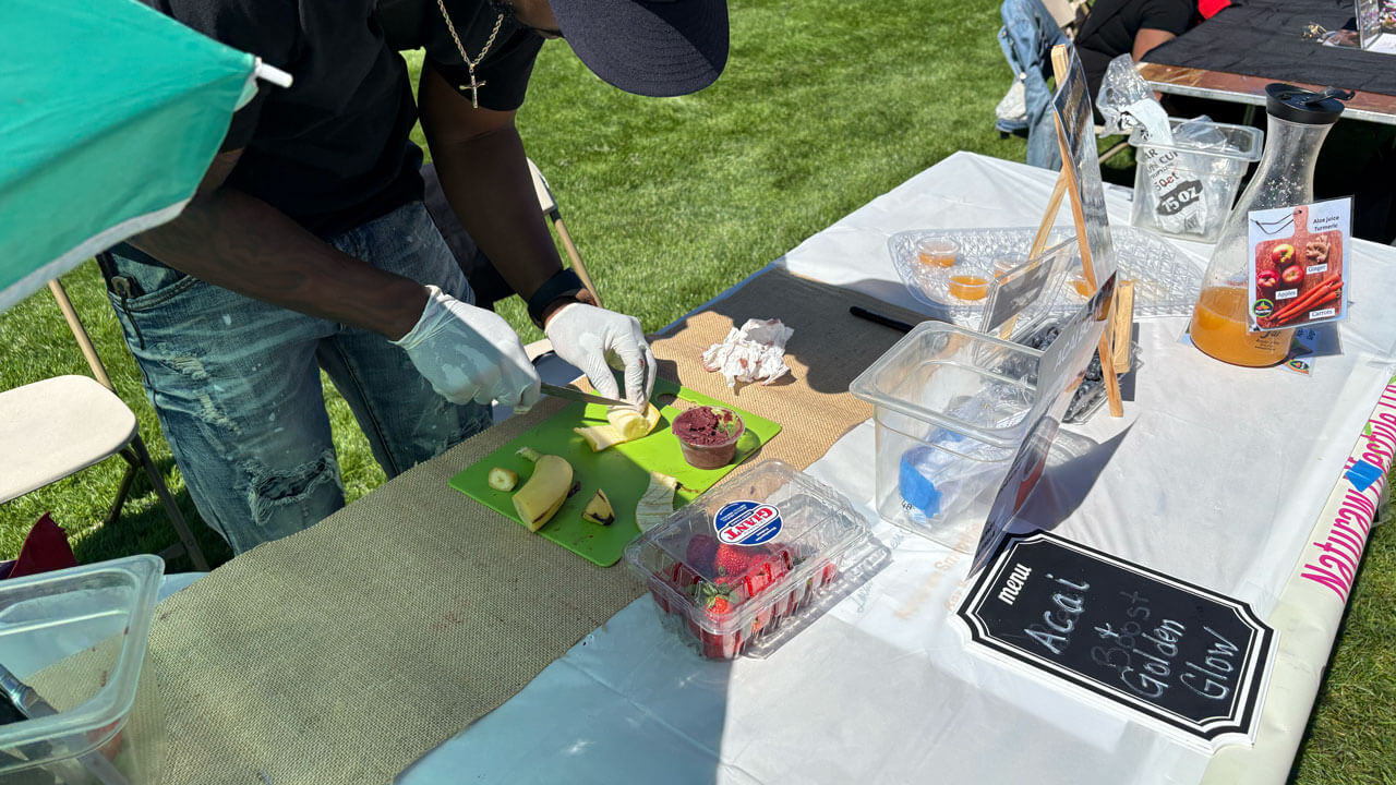 Entrepreneur makes a mini acai bowl for students