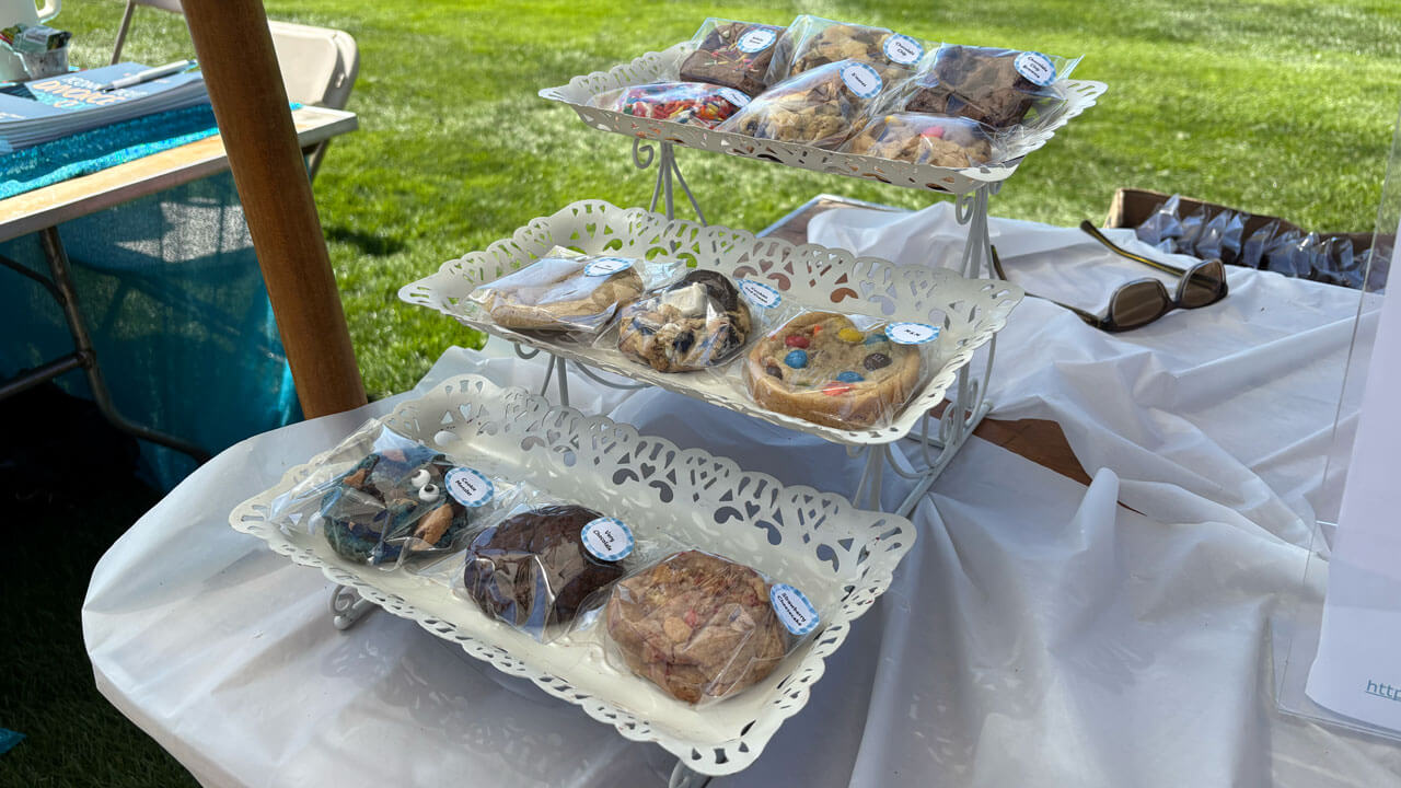 Entrepreneur's cookie display