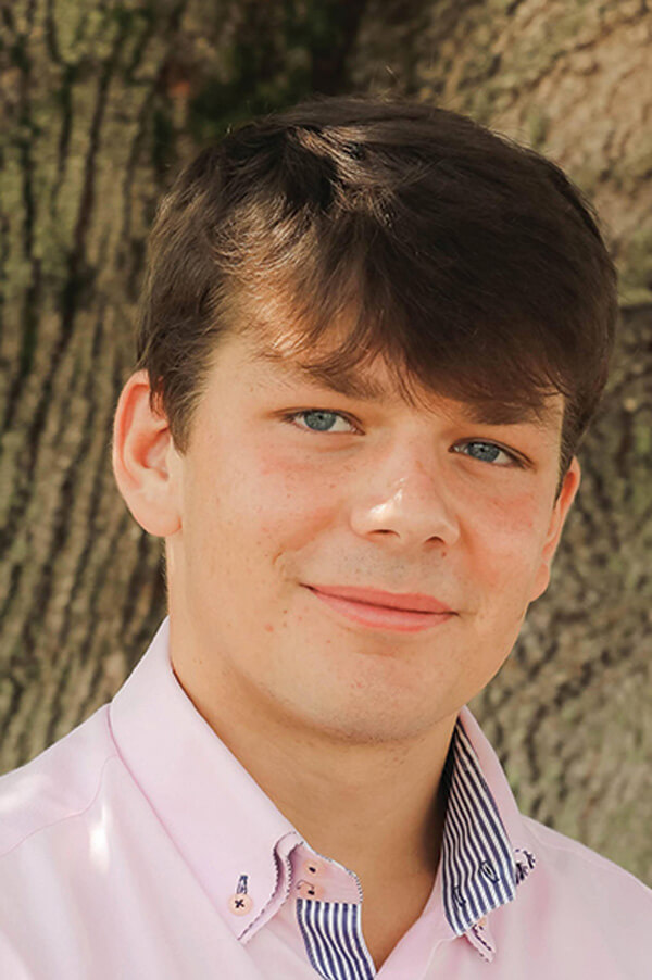 Headshot Yasha Laskin '24, MBA '25