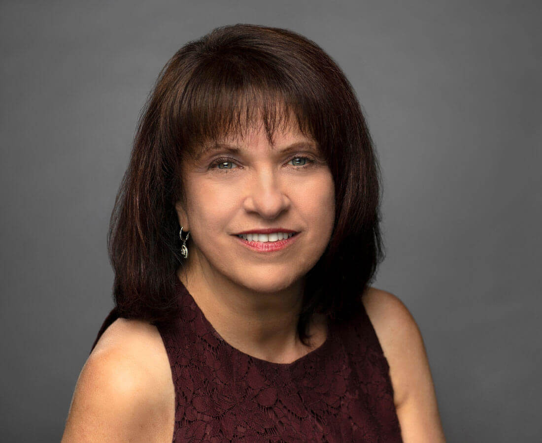 Librarian Ronda Kolbin headshot